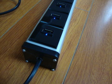 Ev / Ticari Kullanım için Aşırı Gerilim Koruması ile Çoklu 11 USB Bağlantı Noktası Güç Şeridi