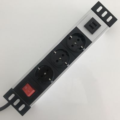 Çift USB Bağlantı Noktalı 2M Kordon Metal Kabuklu 3 Çıkışlı Akıllı Schuko Güç Şeridi