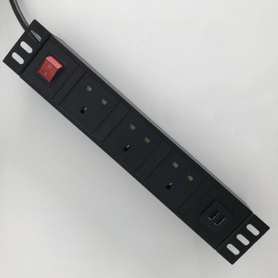USB Bağlantı Noktalı 2M Kablo Akıllı Güç Şeridi 3 Çıkışlı Metal Kabuk İngiltere Tip G