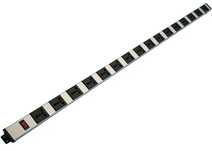 Transformatör / Adaptör Kullanımı İçin 48 inç Ağır Hizmet Tipi Evrensel Metal Güç Şeridi PDU 16 Yolu