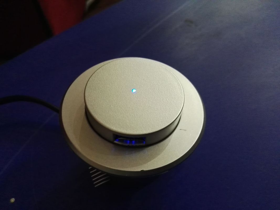 Taşınabilir Seyahat Usb Şarj İstasyonu Yuvarlak 2 X USB Şarj Cihazı ile Takılı