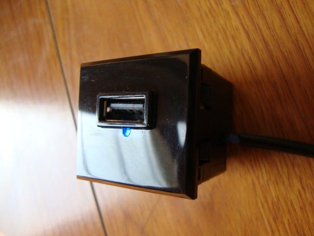 Akıllı Telefonlar / El Cihazları İçin Evrensel Tek Portlu Mini Usb Şarj İstasyonu