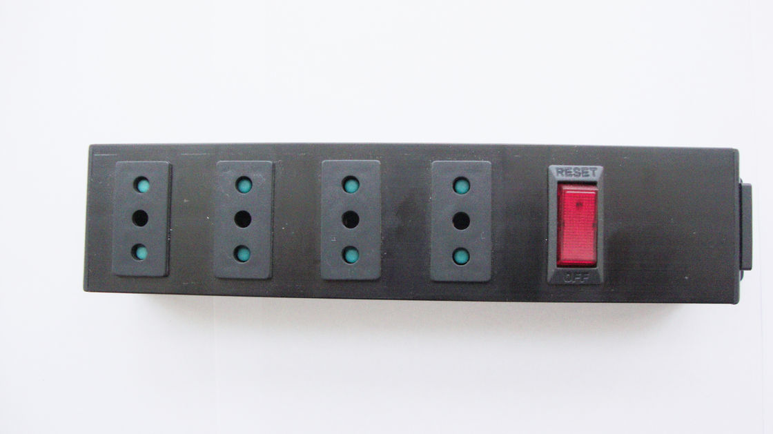 İtalya / Şili 4 Çıkışlı Avrupa Güç Şeridi Bar Surge Protector / Açık Kapalı Anahtar ve Konnektör IEC 320 Fiş