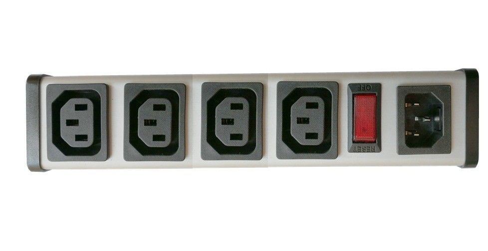Aşırı Yük Korumalı 4 Çıkış 15 Amp PDU Güç Dağıtım Birimi UL C-UL Listesi IEC